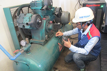 Siêu âm chiều dày bình chứa khí nén của máy nén khí Siêu âm chiều dày bình chứa khí nén của máy nén khí