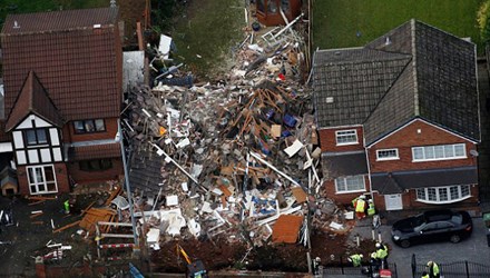 Nổ gas làm ngôi nhà sập hoàn toàn Nổ gas sập tan ngôi nhà